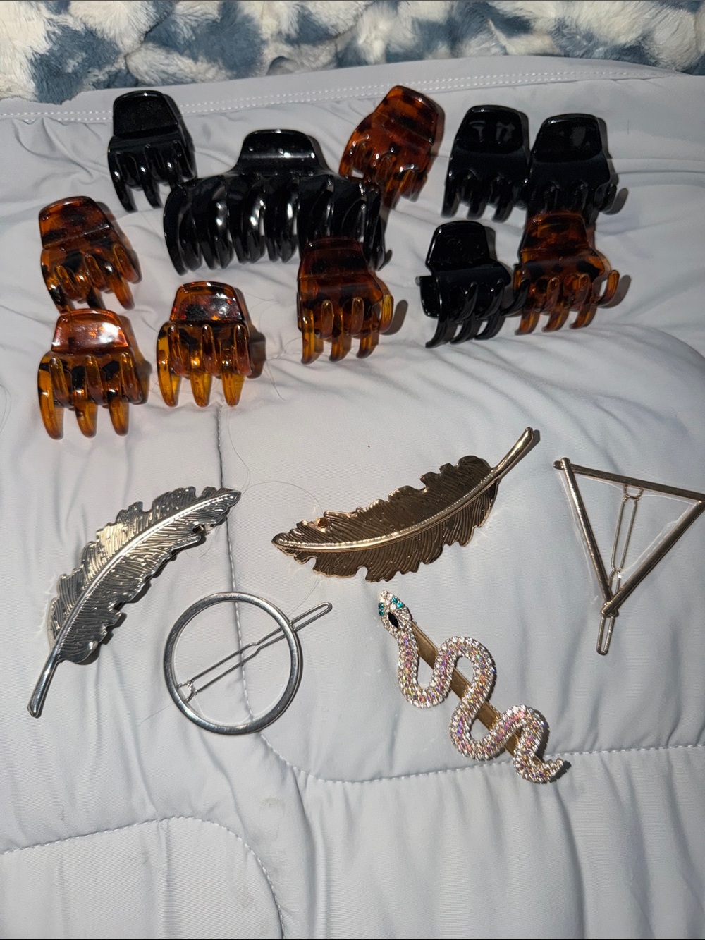Assorted hair clips